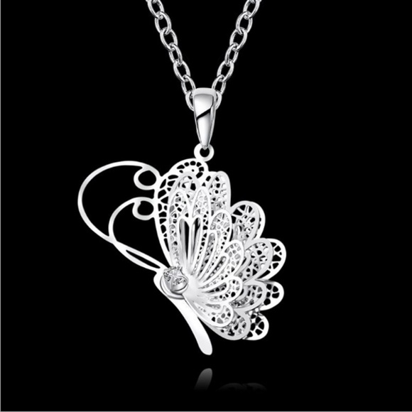 ❤️4 for $20 Sale❤️ Silver butterfly necklace - Picture 4 of 4